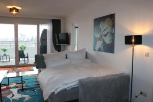 NEU 90qm Premium top-modern zentral barrierearm kostenloses Parken 1-5 Personen Süd-Loggia