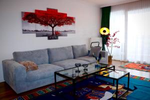 NEU 90qm Premium top-modern zentral barrierearm kostenloses Parken 1-5 Personen Süd-Loggia