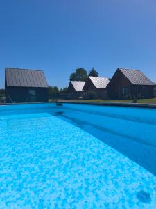 LATO domki, 200 m do morza, basen,parking monitorowany,plac zabaw