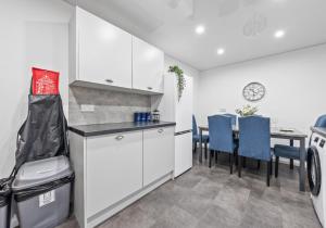 Elmbank Avenue House by Klass Living Uddingston