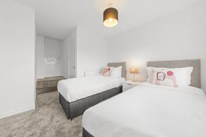 Large 5 Bedroom House Perfect For Group Stays - Free Parking - Near Glasgow - Perfect For Contractors