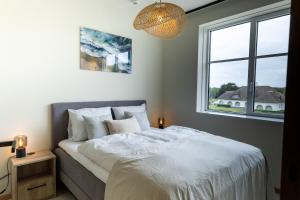 Atlantic sunny corner apartment with view