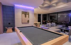 Hermoso apartamento, amplio, aire acondicionado, jacuzzi, en Provenza Medellín, excelente ubicación muy agradable