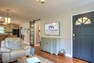 The Grape Escape by Carolina Mornings