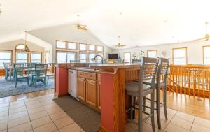 Dune Diamond - Nags Head MP 16.5, Oceanfront, Elevator, Heated Pool, Hot Tub, Pets OK, Flex Stays