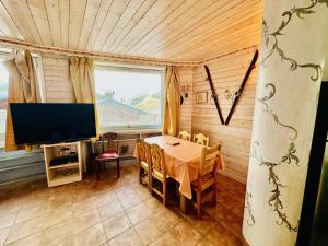 NEW ski-in ski-out 1 bedroom apt in Courchevel