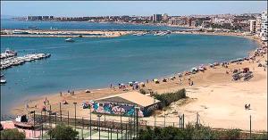 Sunny Apartament with Pool & Beach