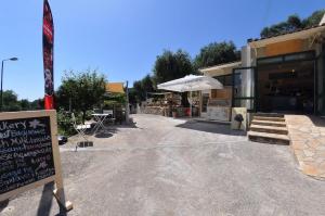 Byronas Apartments- Maisonette with sea-view