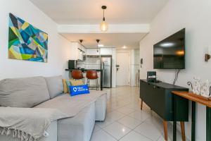 Piscina e vista linda: na beira da Lagoa e muito perto das praias