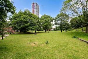 The Mount - Central Manchester Spacious Apartment - Local Attractions- Parking