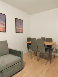 30 min walk to Central London-Paid Parking-3 Beds