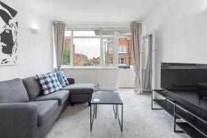 1 Bed Apartment near Imperial Wharf Station