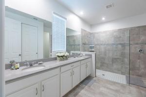 Family 6br Home, Pool, Game Room and Themed Rooms