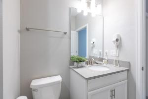 Disney Theme Rooms Private Pool and Storey Lake