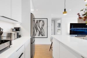 Concept Suite Montreal 1BR King Bed and Parking Inc