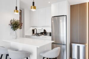Concept Suite Montreal 1BR King Bed and Parking Inc