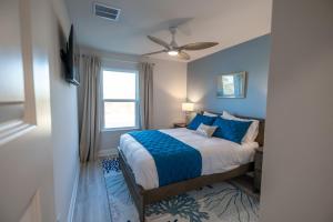 Steps to beach - bikes & beach gear