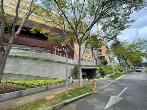 Studio apartment in El Poblado next to Oviedo Mall