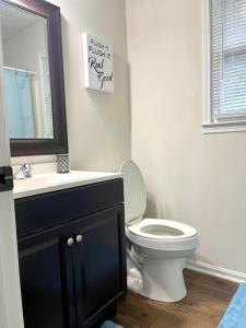 Getaway Home, Huge Yard and Smart TVs inRooms