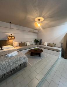 Saronida Lydias cosy studio