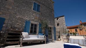 Dreamers House with a swimming pool in Istria