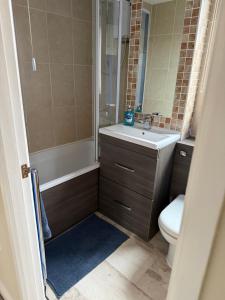 2 Bed Fully Furnished House In Milford Haven