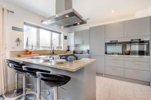 3 Bed in Padstow oc-p00329