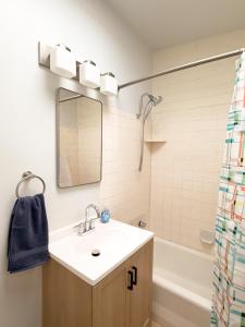 Prime Liberty Park SLC Mid-Century Apartment