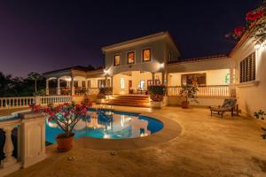 Villa Romantica - World-Class Tropical Estate