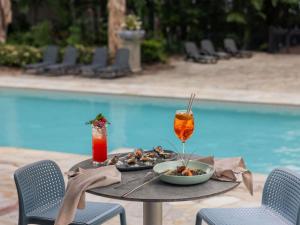 Pullman Palm Cove Sea Temple Resort & Spa