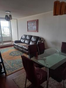 Departamento Centro de Viña, frente a terminal rodoviario, estacionamiento techado