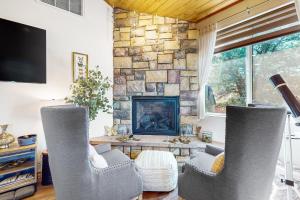 Cabin with Hot Tub Near Gila National Forest