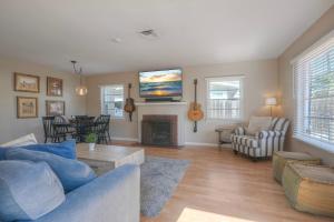 Coastal Cottage Steps from the Sand | Walk to Carlsbad Village, Dog-Friendly