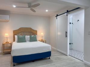 4BDR Queenslander with Pool Near Manly Esplanade