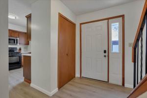 Modern Retreat with Forest Views 3BR Near Airport & Downtown