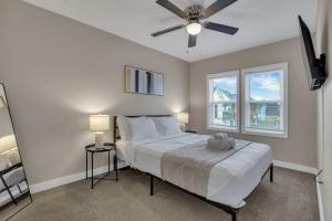 Modern Townhouse in Historic Building Walk to Downtown