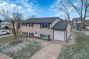 Modern 4BR Retreat Fenced Yard Near Easton