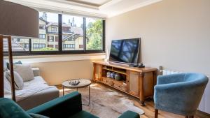 Apto com Vaga Aquecimento e Piscina na Vila Suica