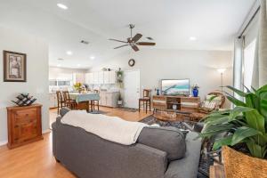 Lifes a Breeze - 5min to Pcola Beach , Families