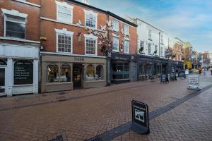 Premium City-Centre Living on Historic Sadler Gate