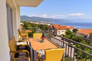 Apartments in Novi Vinodolski 53554