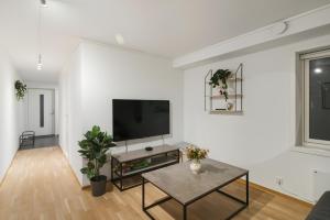 Cozy Aurora View Apartments - Entire 3-Bedroom Fully Furnished Near City Centre