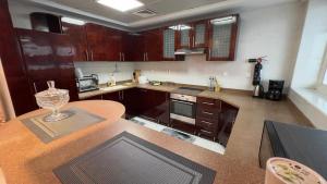 Dubai Marina Apartment Steps to DMCC Metro & JBR