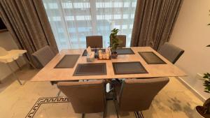 Dubai Marina Apartment Steps to DMCC Metro & JBR