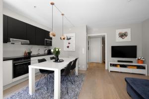 Apartment with stunning sea view and prime location