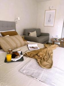 Minerva White Jasmine Studio - Sea View, Beach & Pool