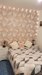 Homely Rooms near City center- Females preferred