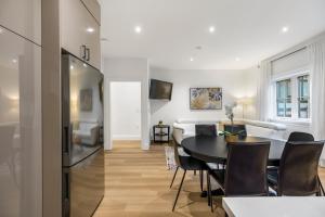 Brand-New Modern 4BR Home in Dunbar - Near UBC - Ideal for Families & Groups - Sleeps 10