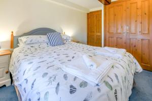 4 Bed in St. Endellion oc-t30725