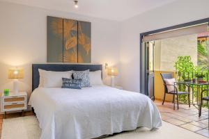 Lets Get Tropical, Located In The Heart Of Town, 2 King Beds, 2 Pools, 2 Bathrooms